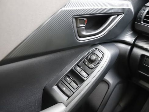 Certified 2025 Subaru Crosstrek 2.0i Premium image 23