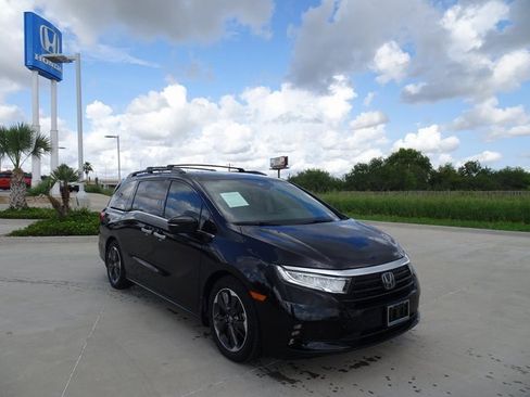 Certified 2023 Honda Odyssey Elite image 3