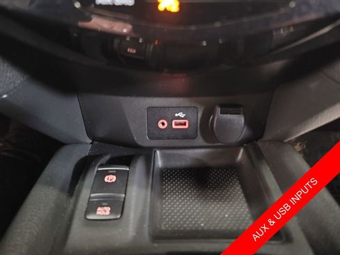 Used 2019 Nissan Rogue SV w/ Premium Package image 19