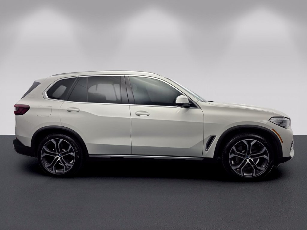 Used 2022 BMW X5 sDrive40i w/ Premium Package RWD image 3