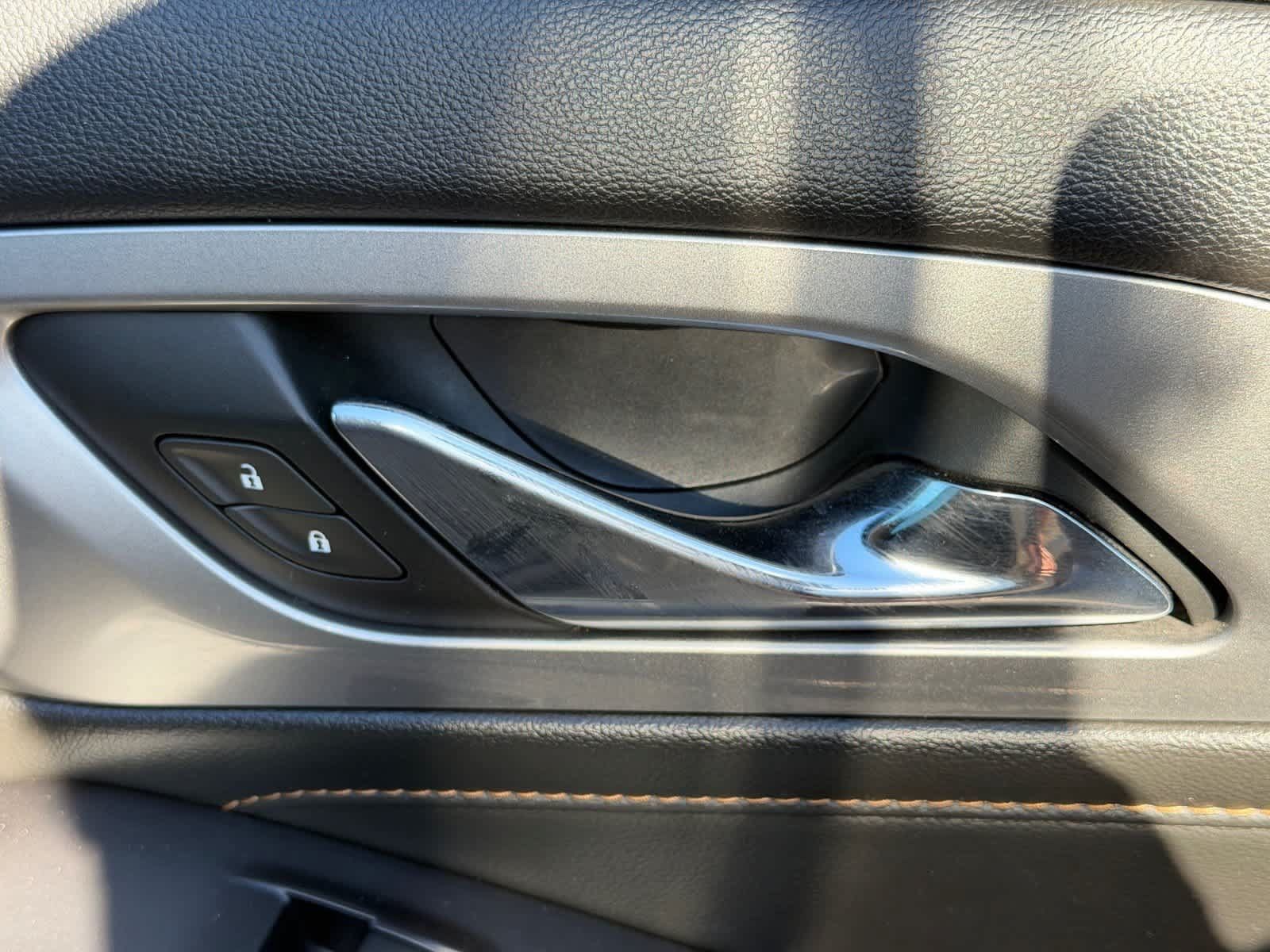 Used 2019 Chevrolet Traverse LT FWD image 9