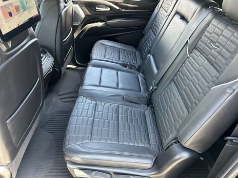 Used 2024 Cadillac Escalade ESV Sport Platinum w/ LPO, ONYX Package AWD/4WD image 26