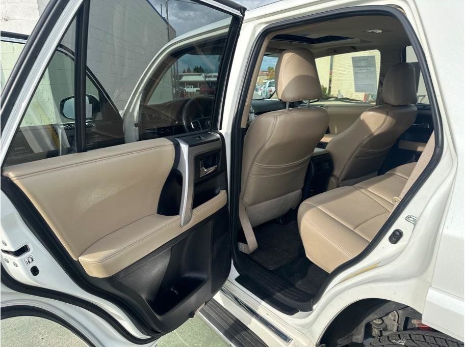 Used 2015 Toyota 4Runner Limited AWD/4WD image 26
