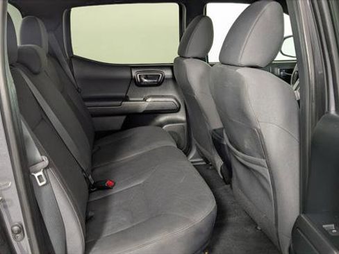 Used 2019 Toyota Tacoma TRD Sport RWD image 19