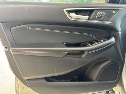 Used 2020 Ford Edge Titanium AWD/4WD image 11