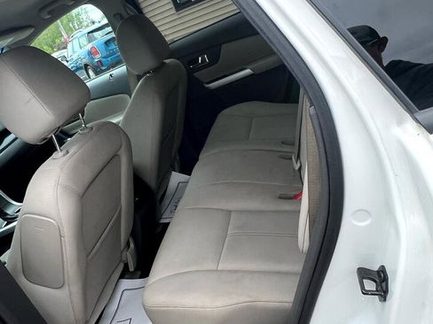 Used 2013 Ford Edge SE image 11