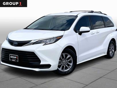 Used 2022 Toyota Sienna LE