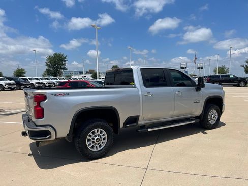 Used 2021 Chevrolet Silverado 2500 LT w/ Texas Edition AWD/4WD image 5