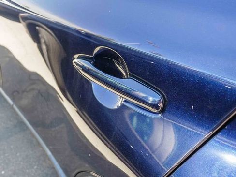 Used 2021 Toyota Venza XLE w/ Carpet Mat Package (TMS) image 11