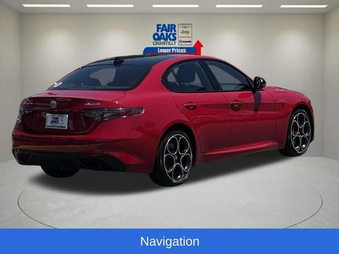 Used 2024 Alfa Romeo Giulia Veloce AWD/4WD image 7
