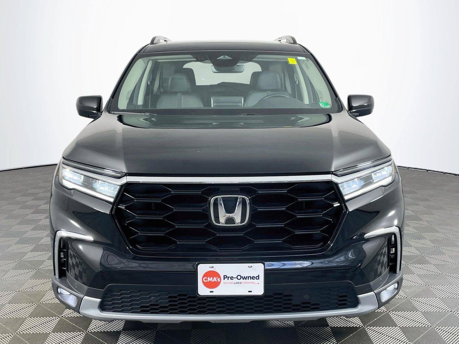 Certified 2025 Honda Pilot Touring image 2