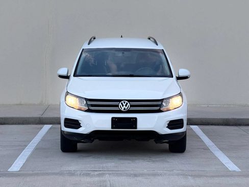 Used 2017 Volkswagen Tiguan Limited w/ Premium Package AWD/4WD image 2