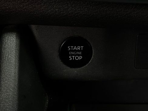 Used 2025 Nissan Rogue SV FWD image 26