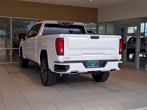 Used 2024 GMC Sierra 1500 AT4 w/ Technology Package AWD/4WD image 5