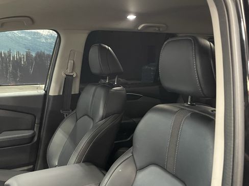 Used 2025 Honda Pilot EX-L image 19