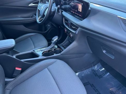 Used 2025 Buick Encore GX Preferred image 19