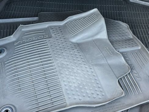 Used 2025 Toyota Corolla SE FWD image 30