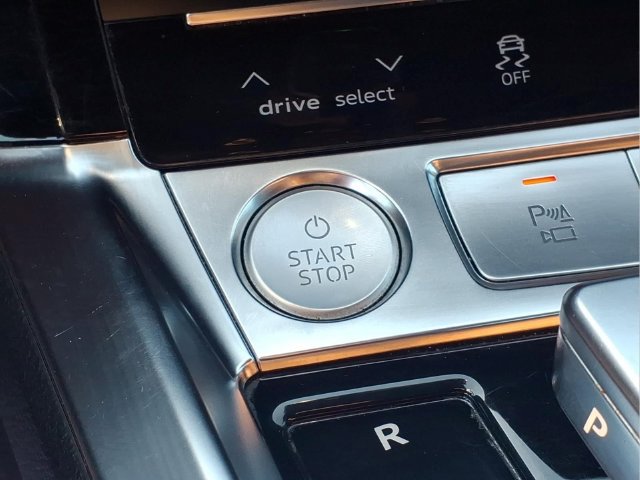 Used 2019 Audi e-tron Premium Plus AWD/4WD image 8