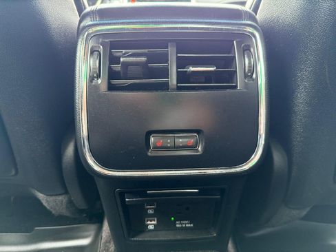 Used 2017 Lincoln Continental Select w/ Climate Package image 33