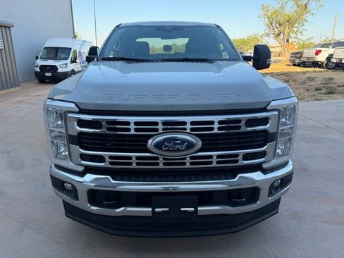 New 2026 Ford F250 XLT w/ FX4 Off-Road Package image 2