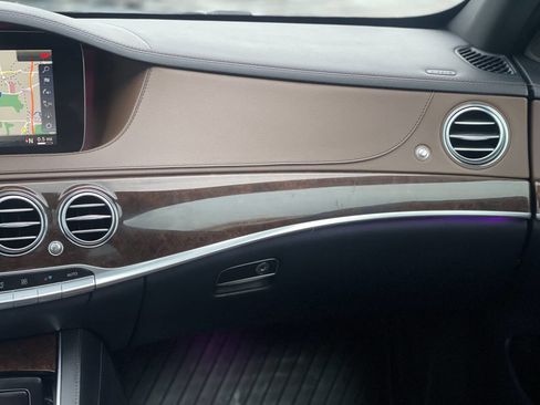 Used 2018 Mercedes-Benz S 560 4MATIC Sedan image 36