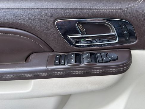 Used 2013 Cadillac Escalade ESV Platinum AWD/4WD image 12