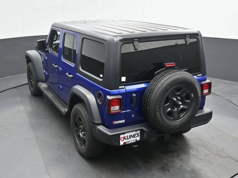 Used 2018 Jeep Wrangler Unlimited Sport AWD/4WD image 37