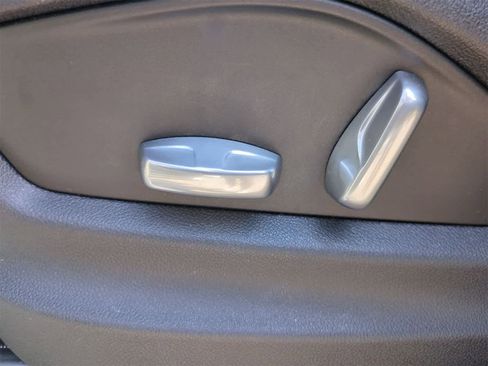 Used 2020 Porsche Cayenne S image 17