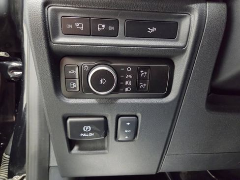 Used 2023 Ford F150 Lariat w/ Equipment Group 502A High AWD/4WD image 27