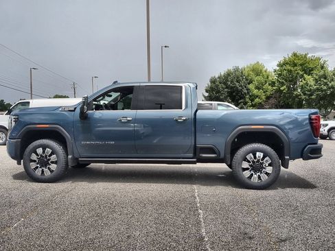 Used 2025 GMC Sierra 2500 Denali w/ Denali Reserve Package AWD/4WD image 5