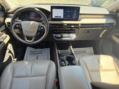 Used 2023 Lincoln Corsair FWD image 8