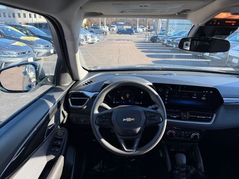 Used 2025 Chevrolet TrailBlazer LT image 32