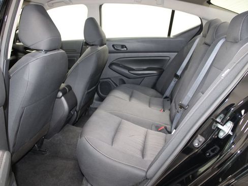 Used 2024 Nissan Altima 2.5 SV FWD image 22
