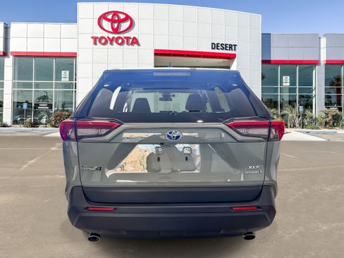 Used 2022 Toyota RAV4 XLE w/ Convenience Package AWD/4WD image 6