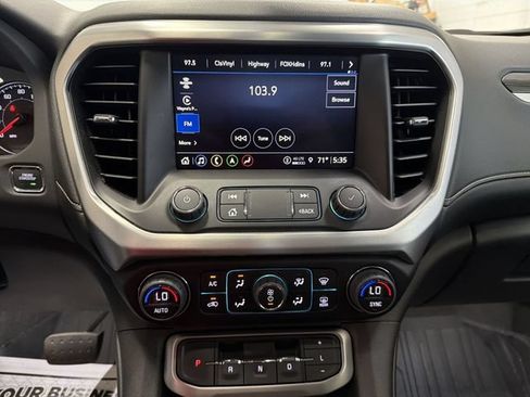 Certified 2023 GMC Acadia SLT w/ Preferred Package FWD image 16