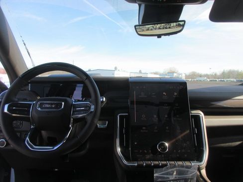 New 2026 GMC Yukon Elevation image 16