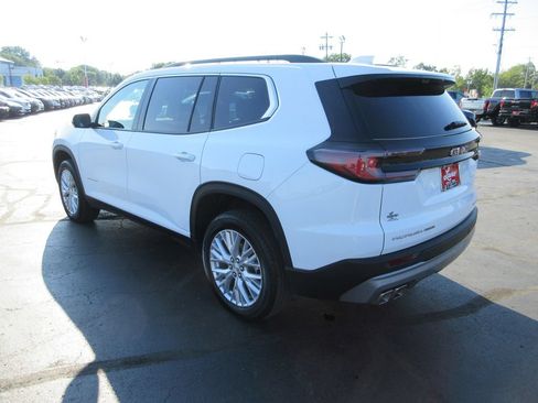 Certified 2026 GMC Acadia Elevation w/ Elevation Premium Package AWD/4WD image 9