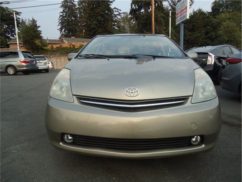 Used 2007 Toyota Prius w/ Pkg 6 FWD image 3