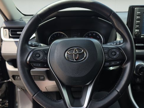 Used 2021 Toyota RAV4 XLE Premium FWD image 12