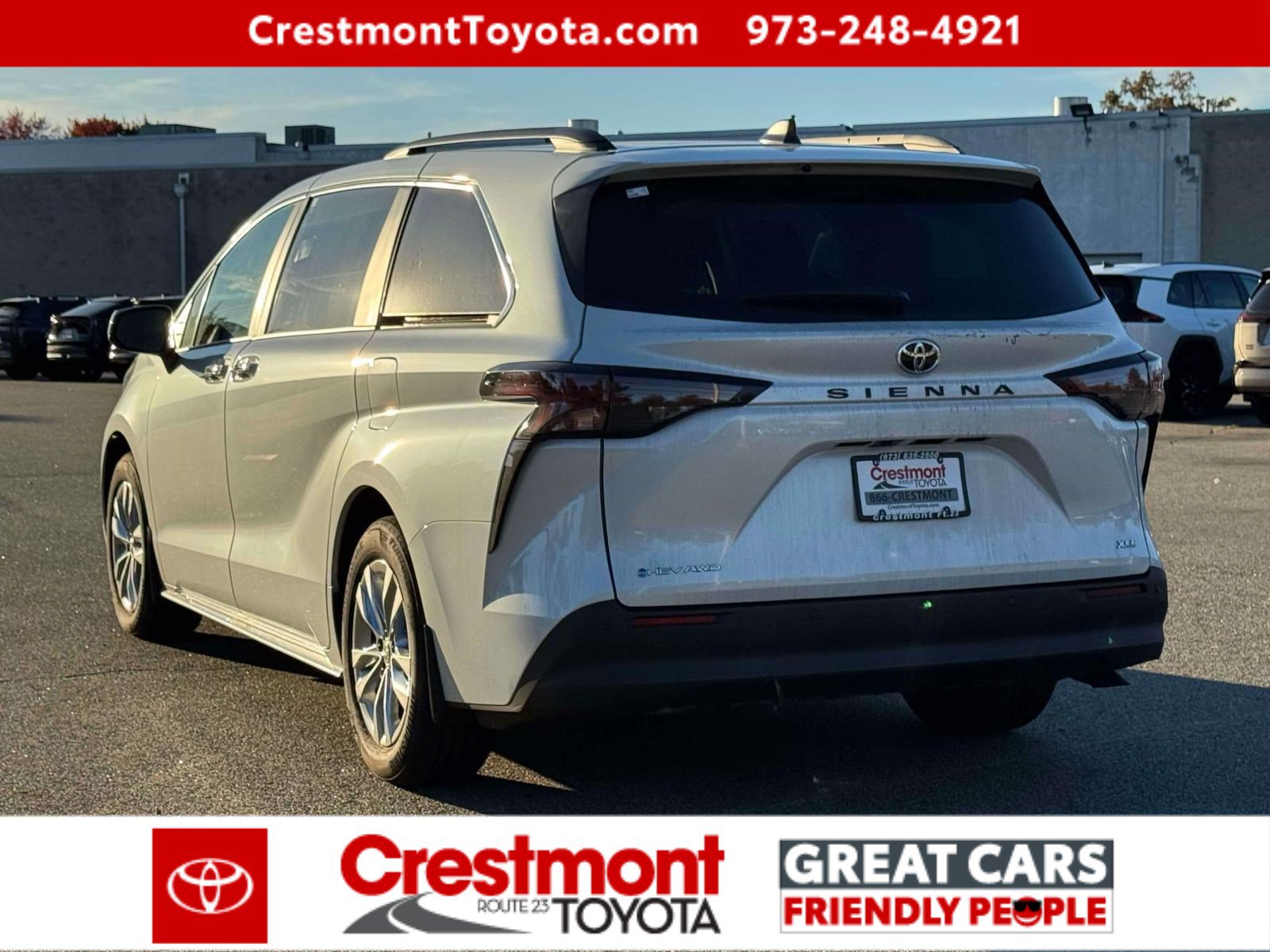 Used 2026 Toyota Sienna XLE AWD/4WD image 4