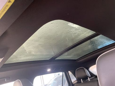 Used 2024 Volkswagen Atlas Cross Sport SEL Premium R-Line image 13