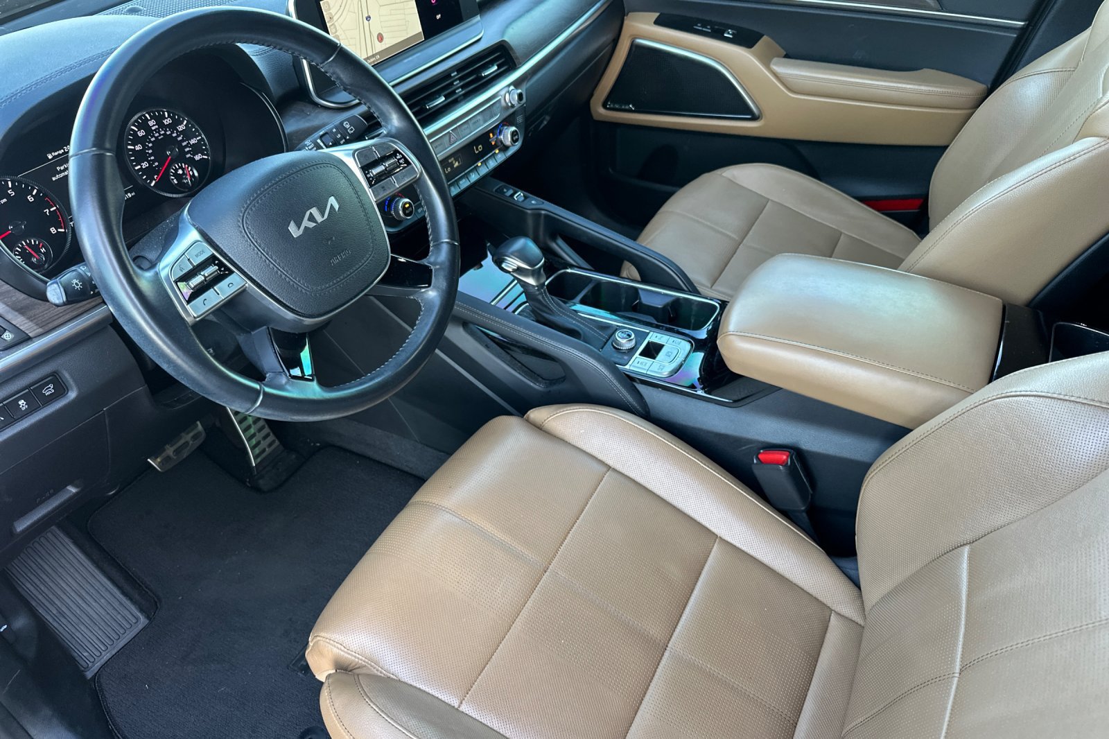 Used 2022 Kia Telluride SX w/ Towing Package FWD image 10