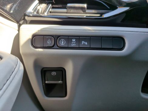 Used 2025 Acura MDX SH-AWD w/ Technology Package image 25