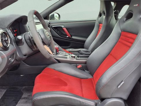 Certified 2023 Nissan GT-R NISMO w/ Floor Mat Package AWD/4WD image 15