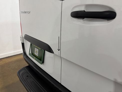 Used 2021 Mercedes-Benz Sprinter 2500 image 39