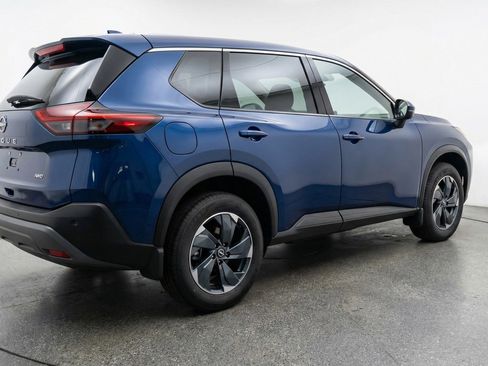 Used 2025 Nissan Rogue SV FWD image 9