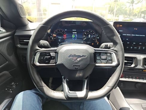 Used 2025 Ford Mustang Coupe RWD image 26