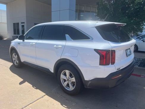 Used 2023 Kia Sorento LX FWD image 6