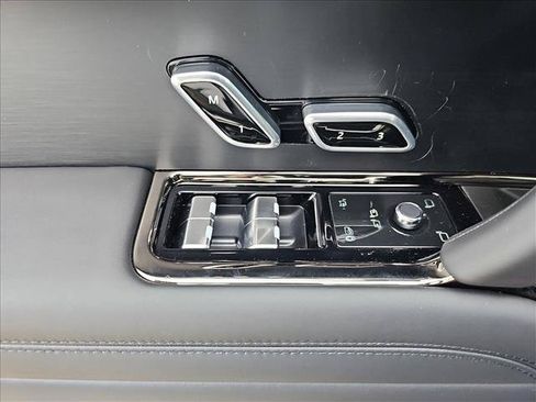 New 2025 Land Rover Range Rover SV AWD/4WD image 26
