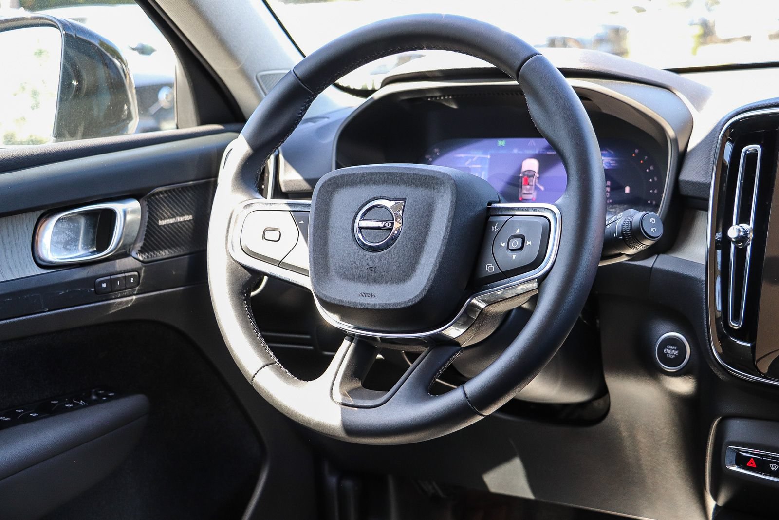 Used 2026 Volvo XC40 B5 Ultra w/ Climate Package AWD/4WD image 16